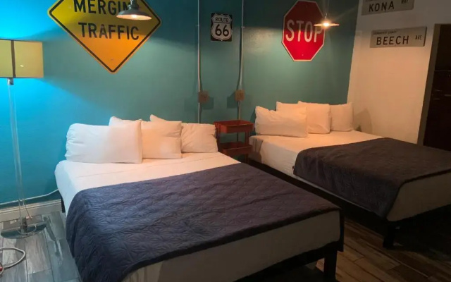 photo 3 of Desert Hills Motel