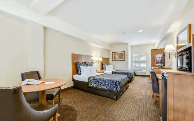 photo 4 of Anaheim Desert Inn and Suites