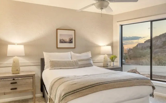 photo 2 of Desert Lagoon by Avantstay Luxury Phoenix Home w/ Entertainers Backyard