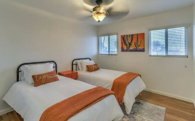 photo 3 of Desert Oasis Las Vegas - Pool 5 Bedrooms 9 Beds