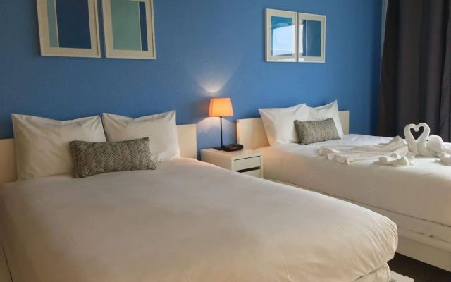 photo 2 of Design Suites Hollywood Beach