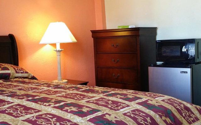 photo 4 of Desmond Hotel