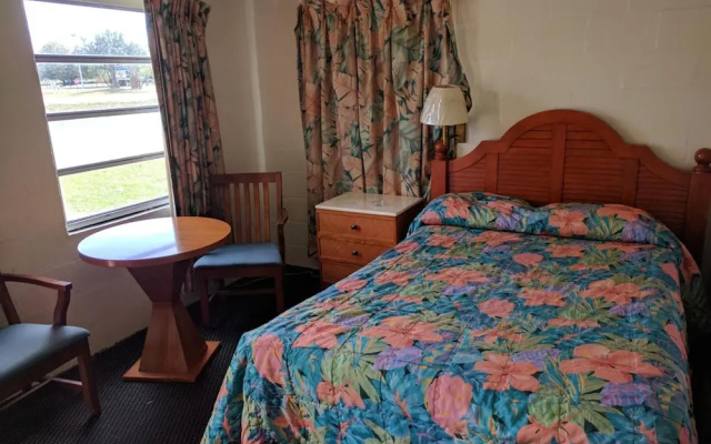 photo 4 of Desoto Motel