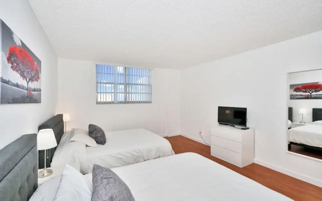 photo 2 of Destination Stays-Ocean View Condo Miami