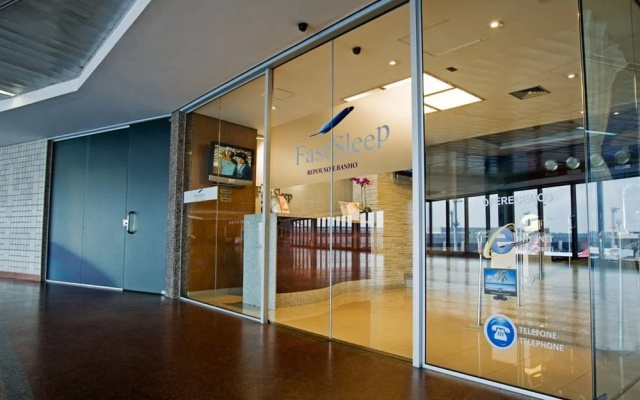 photo 2 of Detroit Airport Plaza Hotel & Suites