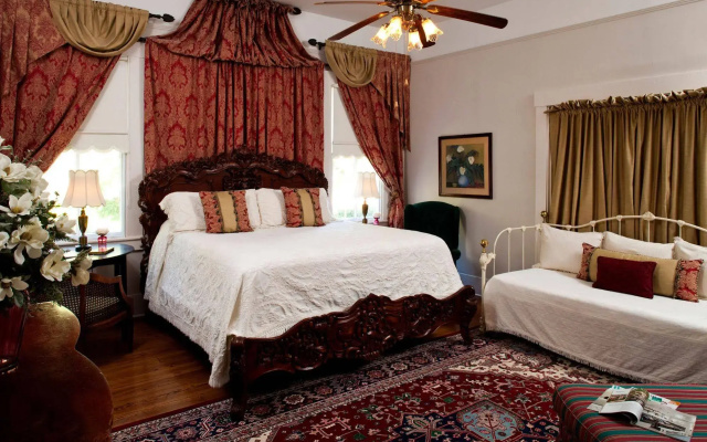 photo 4 of Devereaux Shields House