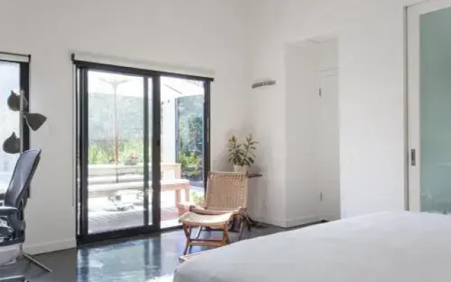 photo 4 of Devista Drive By Onefinestay