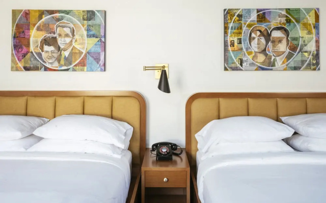 photo 3 of Dew Drop Inn