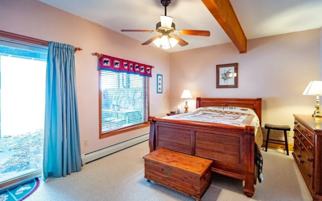 photo 2 of Dew Drop Inn