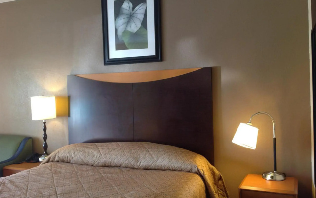 photo 3 of Diamond Inn and Suites