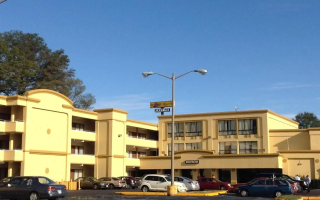 photo 4 of Diamond Inn and Suites