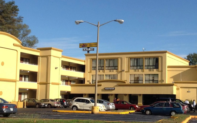photo 5 of Diamond Inn and Suites