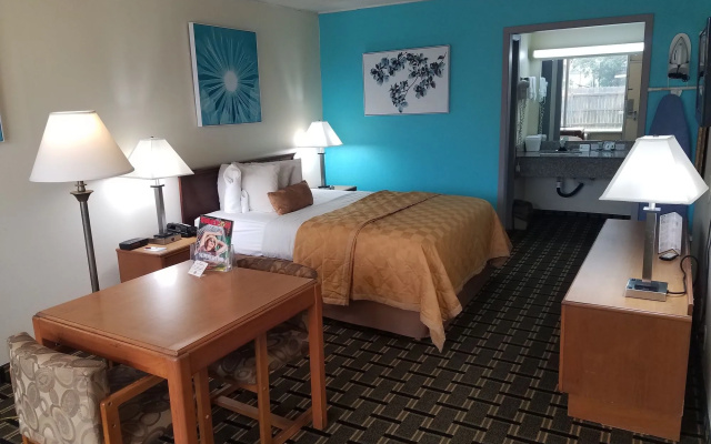 photo 2 of Discovery Inn