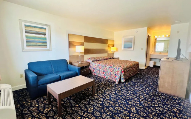 photo 5 of Rodeway Inn Garland Harbor Point