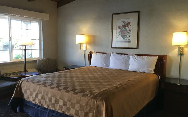 photo 4 of Discovery Inn