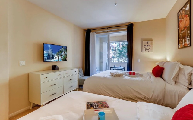 photo 3 of Disney's Gorgeous 2BR/2Bath Spectacular With Free Parking! (R2)