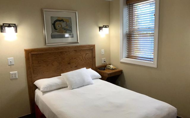 photo 3 of District Hotel