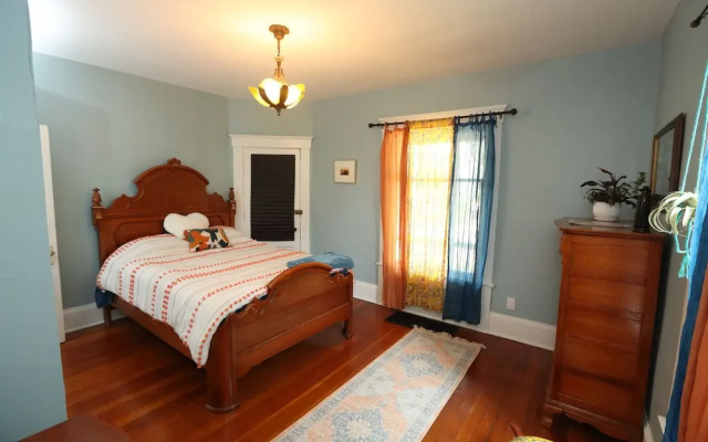 photo 3 of Division Street Suite