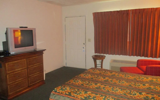 photo 5 of Dixon Motel