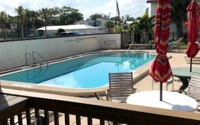 photo 4 of Dock Holiday- Steps From The Beach 1 Bedroom Apts