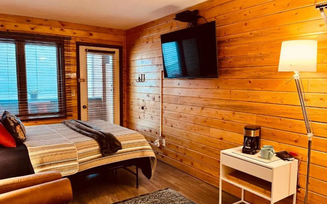photo 2 of DOCO Rocky Mountain Vacation Rental-Queen Suite with Resort Amenities