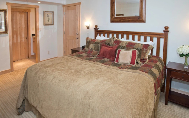 photo 4 of Two Bedroom at the Lodge At Vail by RedAwning - Save 20% on 7+ Nights!