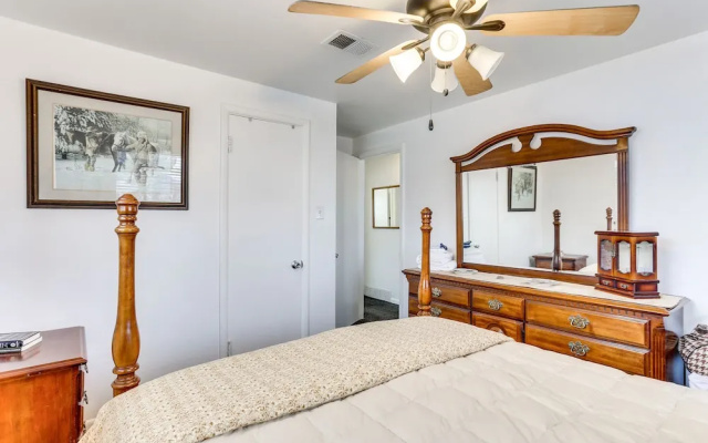 photo 4 of Dog-friendly Denver Apartment w/ Shared Yard!