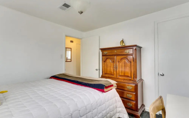photo 5 of Dog-friendly Denver Apartment w/ Shared Yard!