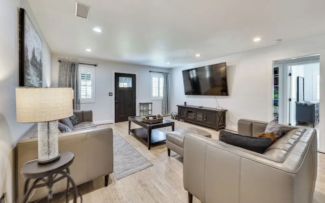photo 2 of Dog-friendly Duarte Vacation Rental w/ Smart TV!