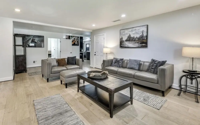 photo 5 of Dog-friendly Duarte Vacation Rental w/ Smart TV!