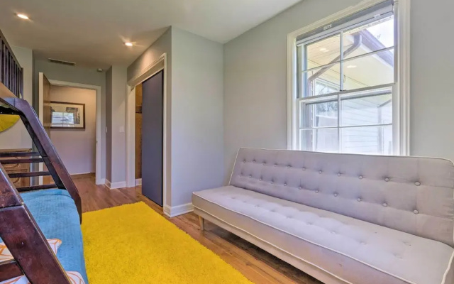photo 5 of Dog-friendly Home: 1 Mi to Downtown Hendersonville