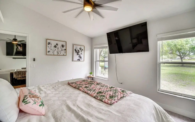 photo 3 of Dog-friendly Sebastian Home ~ 9 Mi to Beaches!