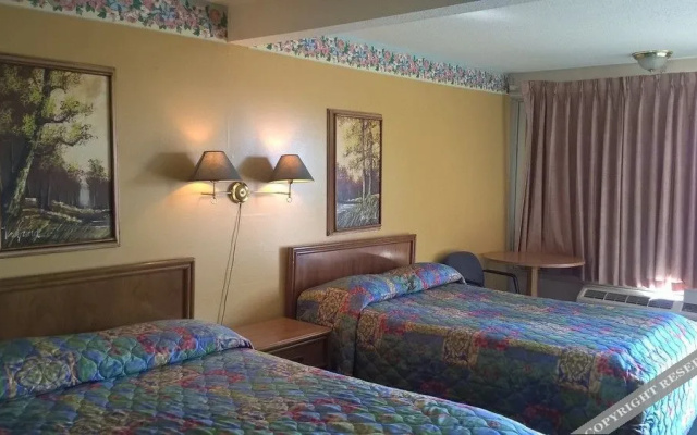 photo 2 of Dogwood Motel