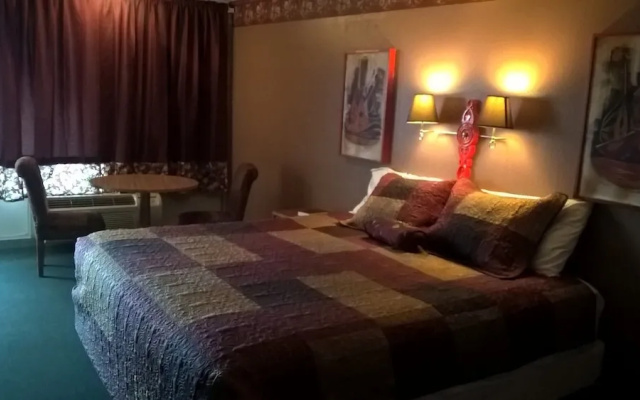 photo 4 of Dogwood Motel