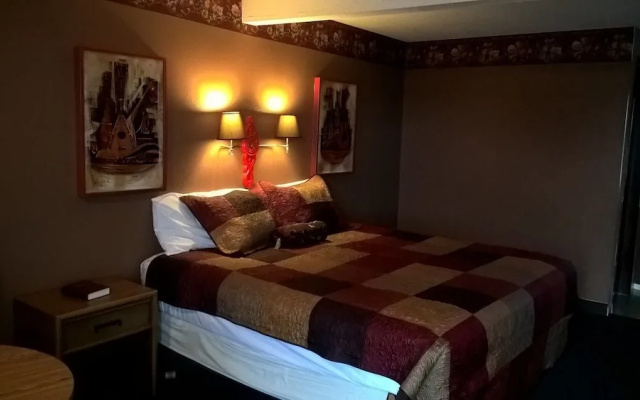 photo 4 of Dogwood Motel