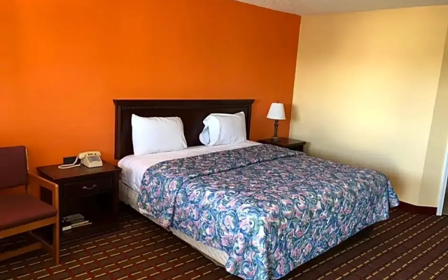 photo 2 of Dogwood Park Inn