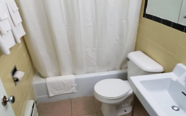 photo 4 of Dollar Inn