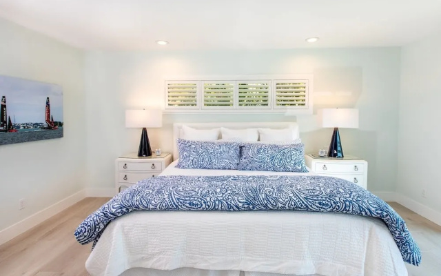 photo 2 of Dolphin Cove - Captiva Private Waterfront Estate 6 Bedroom Home