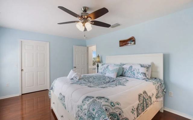 photo 3 of Dolphin Resort 3 Bedroom Home by RedAwning