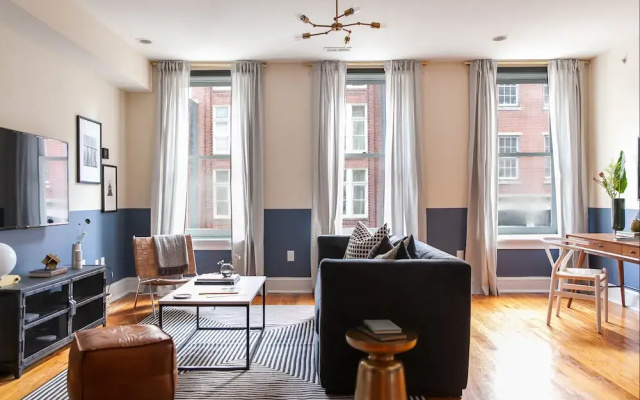 photo 4 of Domio I Old City I Chic 1 BR Apt Near Liberty Bell