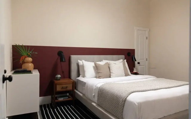 photo 2 of Domio Old City Hip 2Br/2ba Apt Near Betsy Ross
