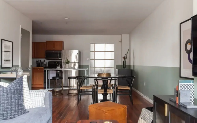photo 2 of Domio Rittenhouse Square Charming 3BR Duplex + Deck