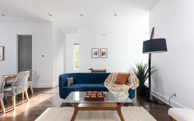 photo 2 of Domio Sylvan Park Vibrant 12BR 3 Houses