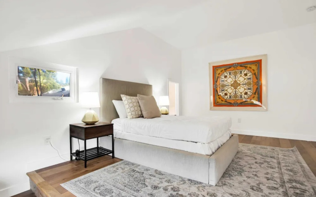 photo 5 of Dona Teresa by Avantstay Home Studio, City Views