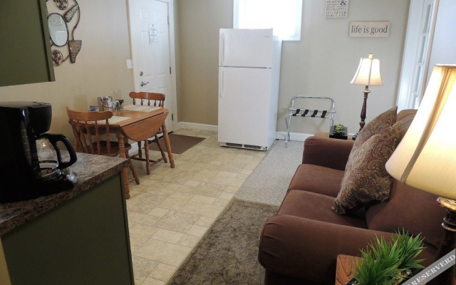 photo 4 of Donna's Premier Lodging