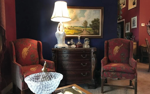 photo 2 of Don's Elegante Bed & Breakfast