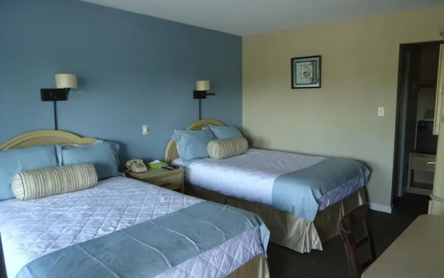 photo 2 of The Shore Club