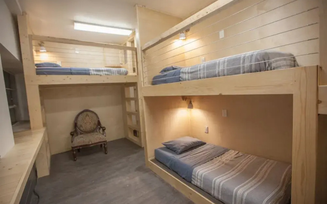photo 4 of DormShare