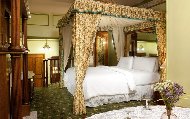 photo 2 of Dorymans Oceanfront Inn