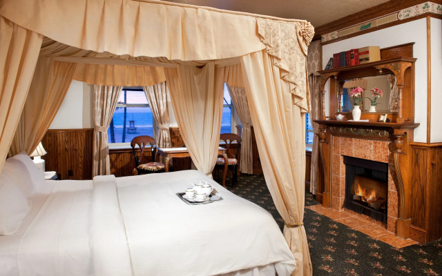 photo 3 of Dorymans Oceanfront Inn